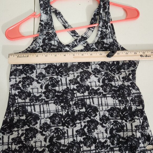 Guess Tank Top Womens Medium Black White Rose Floral Sleeveless Fariegoth - Picture 6 of 14